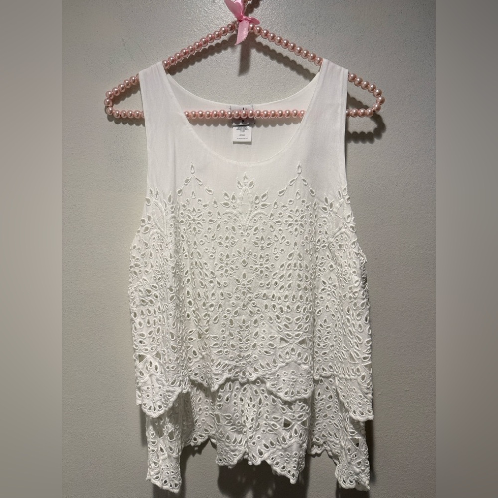 CAbi White Eyelet Embroidered Tanktop Size M